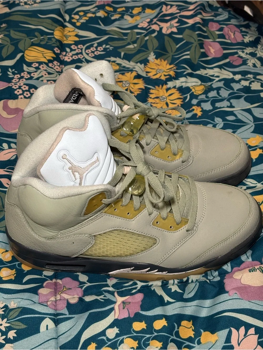**NEW** Jordan Retro 5 Jade Horizon High Top Sneakers in Olive Green and Yellow